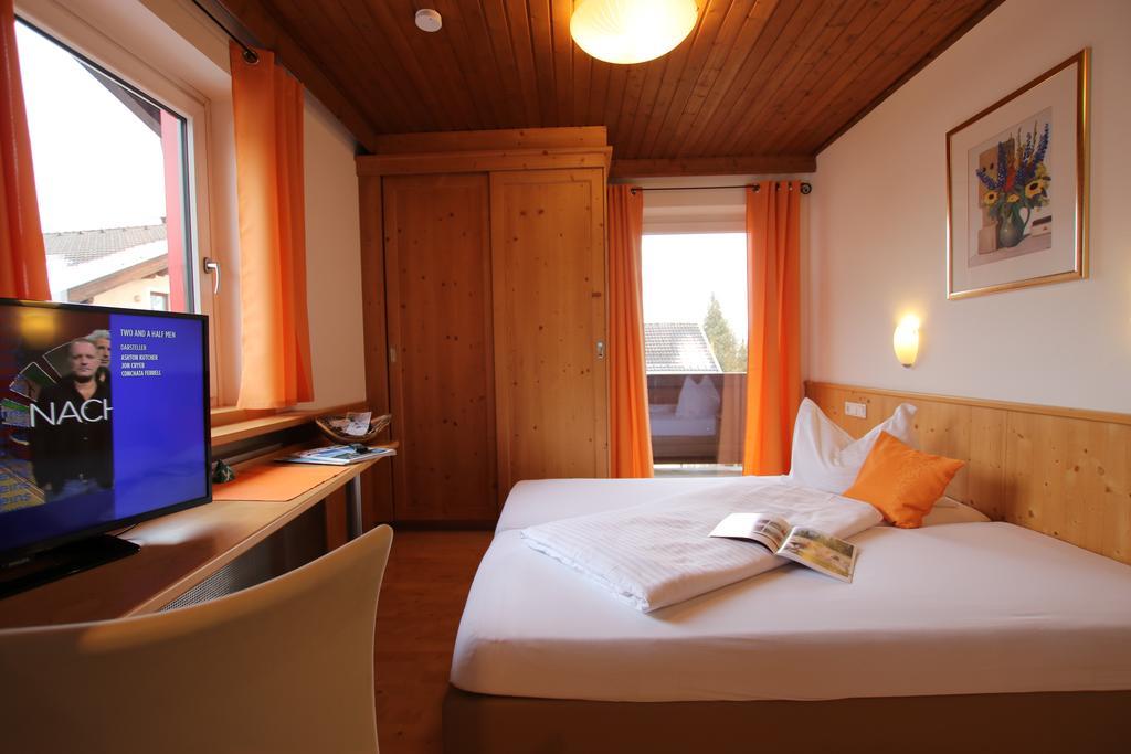 Hotel Gasthof Eschbacher Piesendorf Exterior photo
